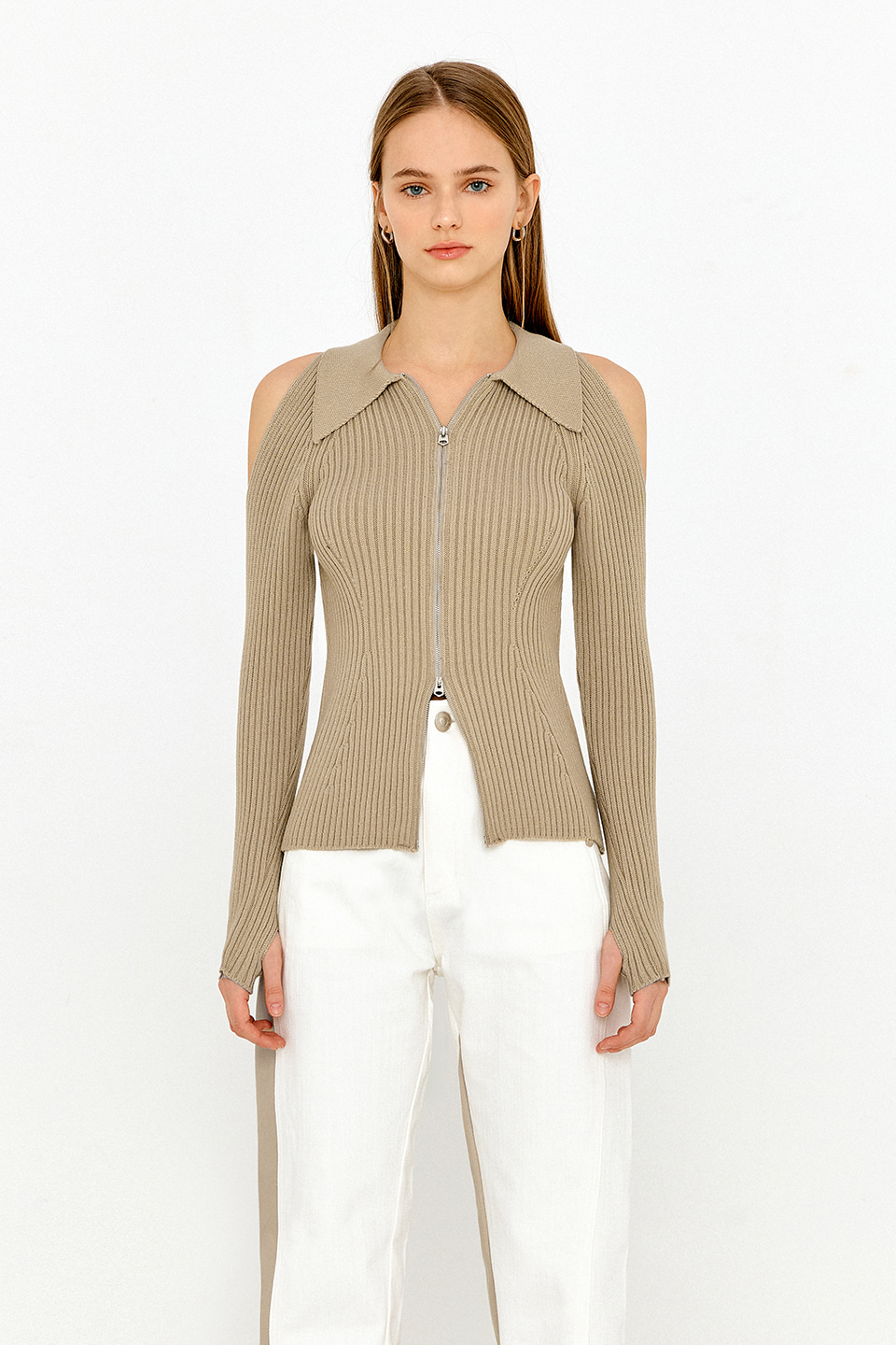SHOULDER CUT OUT TWO WAY ZIP-UP KNIT TOP - BEIGE